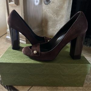 Women's brown suede Gucci shoes